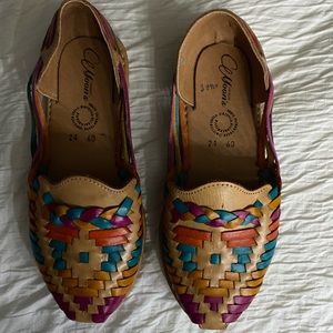 Authentic Mexican Women’s Huaraches/sandals in size 7